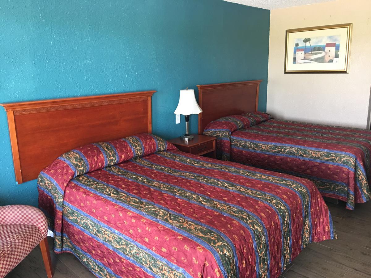 Chaparral Motel Порт-Лавака Экстерьер фото